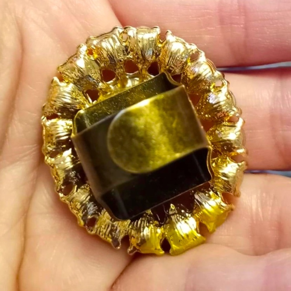 ✨ BEAUTIFUL VINTAGE INSPIRED RING! - Picture 3 of 3